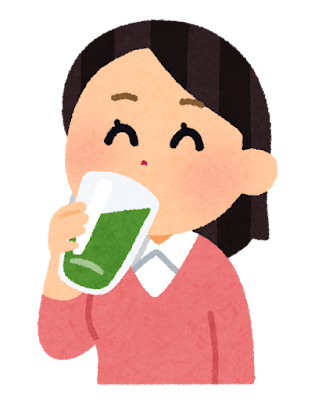 鹿児島市　歯医者　飲み物を飲む人